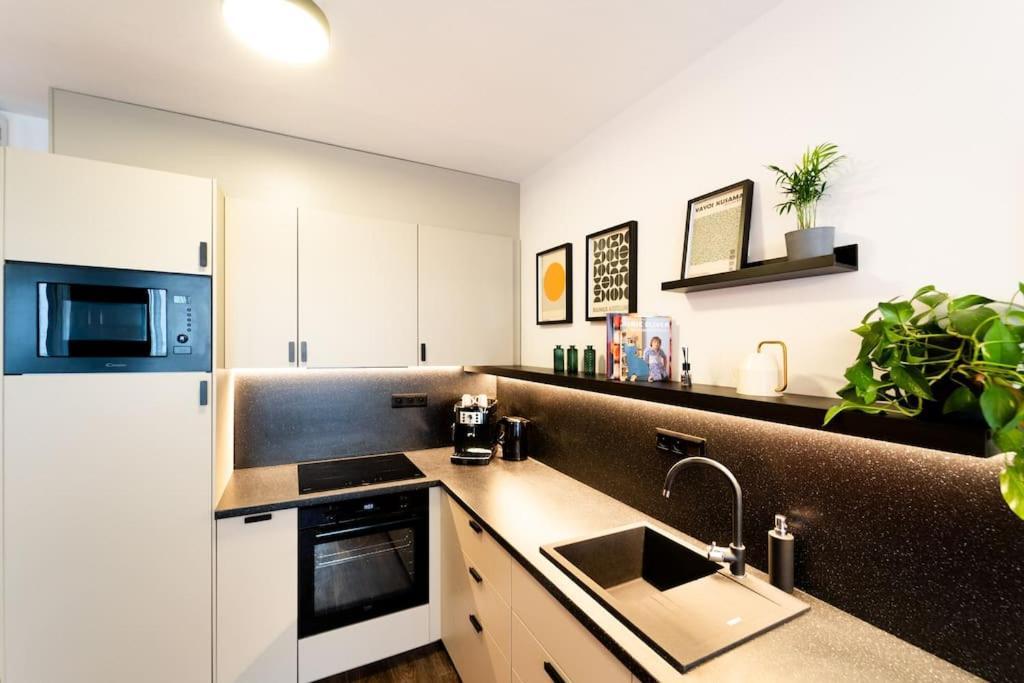 Gold Garden Terrace Apartment Brno Luaran gambar